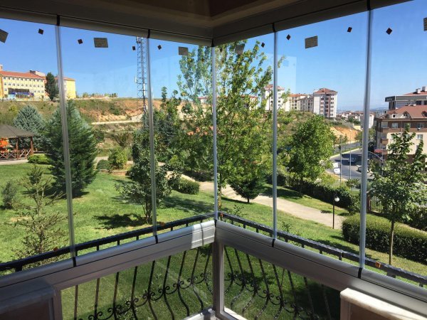 Bostancı Mahallesi Cam Balkon