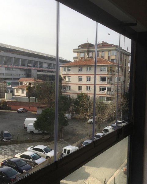 Acıbadem Mahallesi Cam Balkon