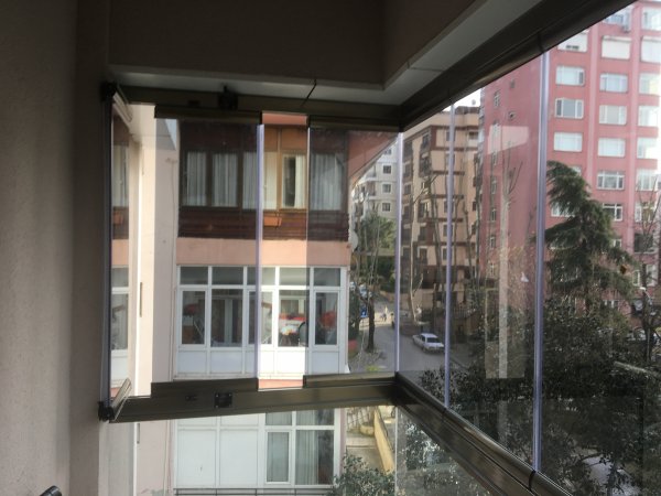 Şeyhli Mahallesi Cam Balkon