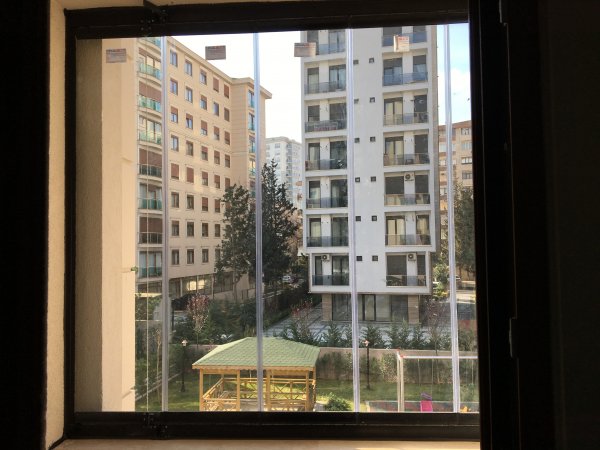 Yayalar Mahallesi Cam Balkon